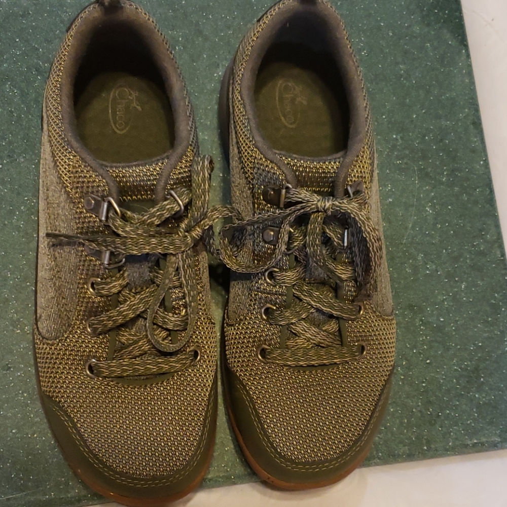 Chaco sneaker size 7